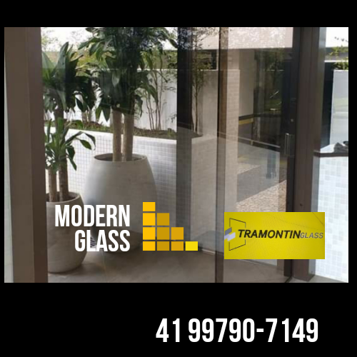 “Modern Glass & Vidros Tramontin Glass”
